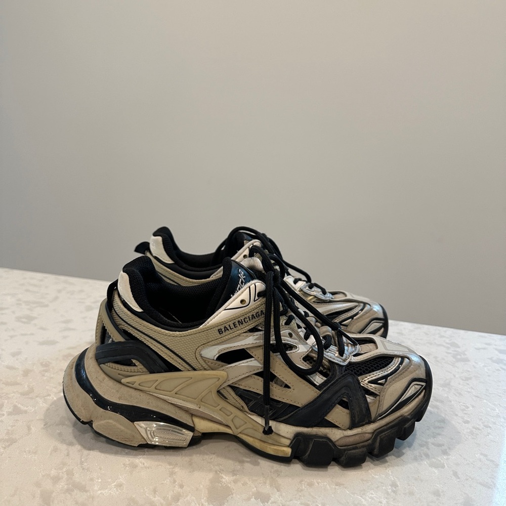 Balenciaga track 2.0 size 37